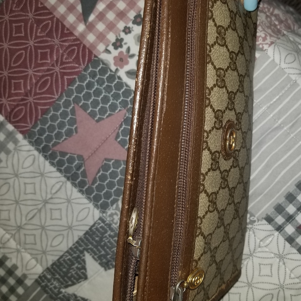 Vintage Authentic Gucci Purse - Picture 2 of 10